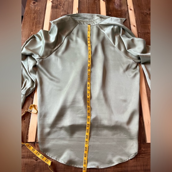 Super-soft Silk button up shirt - Picture 6 of 7